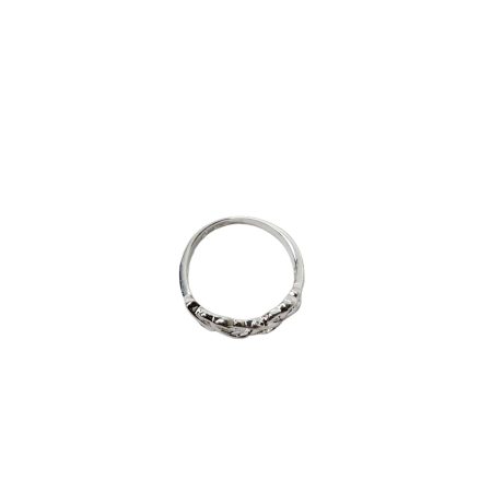 Anillo de plata con cuatro corazones entrelazados uno entre otro