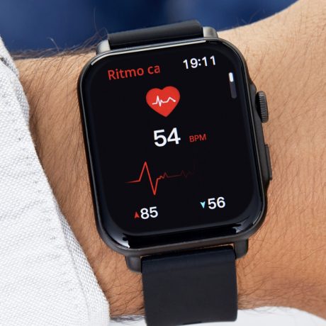 Disfruta de un  RELOJ SMART MAREA B63002/1 inteligente con una amplia gama de funciones que te ayudara a controlar tu estado de salud, tus logros deportivos y siempre te mantendrá conectado. Características: Pantalla táctil: 1.69 pulgadas. Batería: 260 mAh Duración 3 días, puede ser más según uso. Tamaño Caja: 45 x 35 mm. Material Caja: Plástico color negro. Material Brazalete: Acero color negro y correa extra de silicona color negro. Impermeabilidad: IP68. Controla tu estado de salud, logros deportivos y mantente conectado con el RELOJ SMART MAREA B63002/1. Amplia gama de funciones en una pantalla táctil de 1.69 pulgadas.