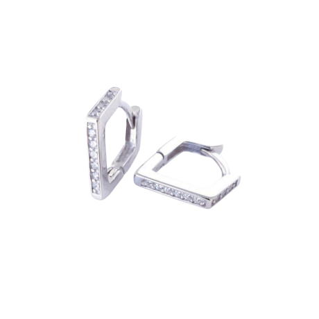 Los Pendiente Aro triangular de plata  son unos  precioso pendiente de aro con cierre de clip con forma triangular con circonitas transparentes en la parte frontal del pendiente Características : Diámetro del aro  11.5 mm Ancho del aro  2.0 mm Espesor del aro 1.5 mm Fabricados en Plata de Ley 925 . Luce siempre elegante con los Pendiente Aro triangular de plata. Diseño triangular con circonitas transparentes, ¡un must-have para tus conjuntos!