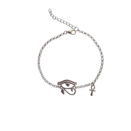 La Pulsera Ojo de Horus es una pulsera de cadena, con motivo central un ojo de Horus  y al lado un colgando un pequeña Cruz de la Vida.  Esta pulsera viene presentada en un cartoncito ilustrado con la frase (ETERNIDAD VIDA PROTECCIÓN) Medidas de la  Pulsera Ojo de Horus Longitud de pulsera 15.5 cm Ancho de Ojo  15 nm Altura de Ojo 11,06 Ancho de la cruz  4.6 mm Altura de la cruz  8 mm Extensión  3,5 cm Plata de ley 925 Descubre la belleza y simbolismo de la Pulsera Ojo de Horus. Con una cruz colgante y la frase 'ETERNIDAD VIDA PROTECCIÓN', ¡consigue la tuya ya!