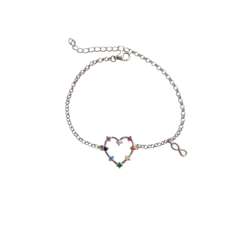 La Pulsera Corazón de plata  es una pulsera de cadena, con motivo central un corazón hueco que en su borde lleva ocho circonitas de colores y al lado cuelga un pequeño infinito . Esta pulsera viene presentada en un cartoncito ilustrado con la frase (HAY PERSONAS A LAS QUE VOY A QUERER ....TODA LA VIDA) Medidas de la  Pulsera Corazón de plata Longitud de pulsera 14.8 cm Ancho del corazón   15 nm Altura del Corazón 14,3 mm Ancho del infinito   4.0 mm Altura del infinito 8 mm Extensión  3,5 cm Plata de ley 925 La Pulsera Corazón de plata es un regalo ideal con su diseño elegante y circonitas de colores. ¡Descúbrela y enamórate hoy!